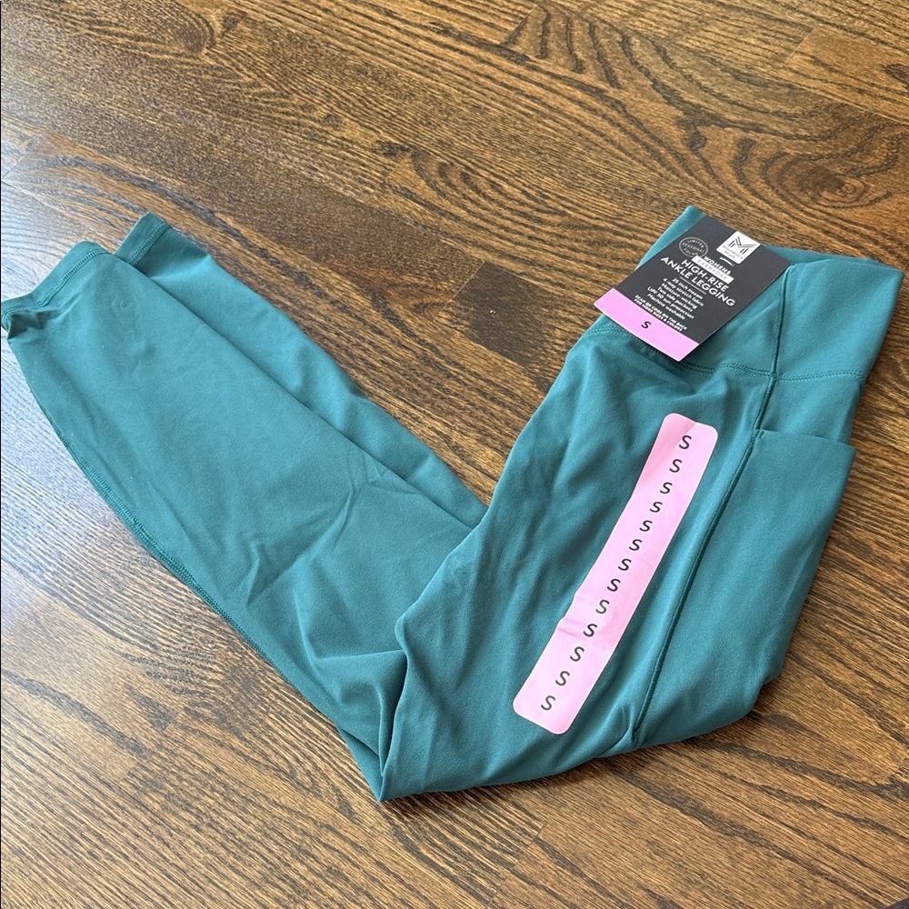 Stylish woman’s Teal Leggings - Picture 2 of 6